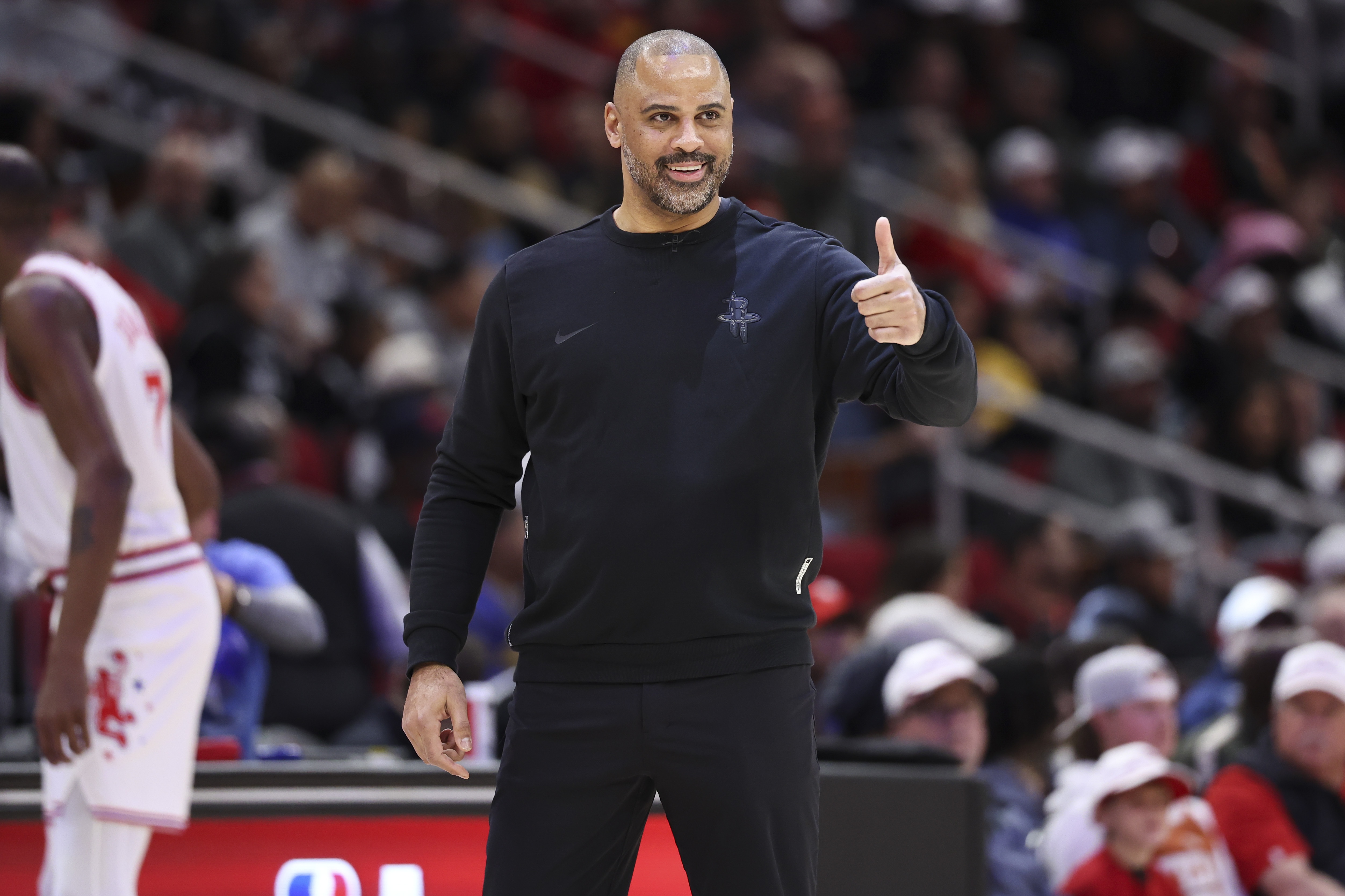 开云平台-19个失误人麻了！火箭没控卫&amp;空间拥挤 失误多看似偶然实则必然？