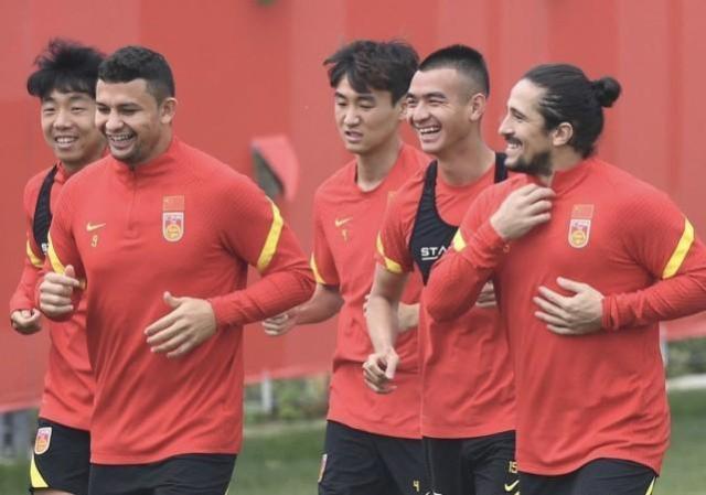 开云体育官网-国足人员框架已趋于稳定 中卫组合成首要解决问题