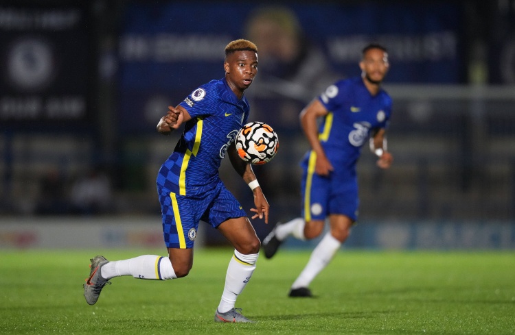 开云app-28岁退役！切尔西旧将穆松达：对手鞋钉踹我膝盖，让我伤缺近4年